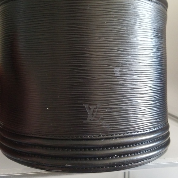SOLD!! Auth Louis Vuitton Cannes Epi - Picture 4 of 7